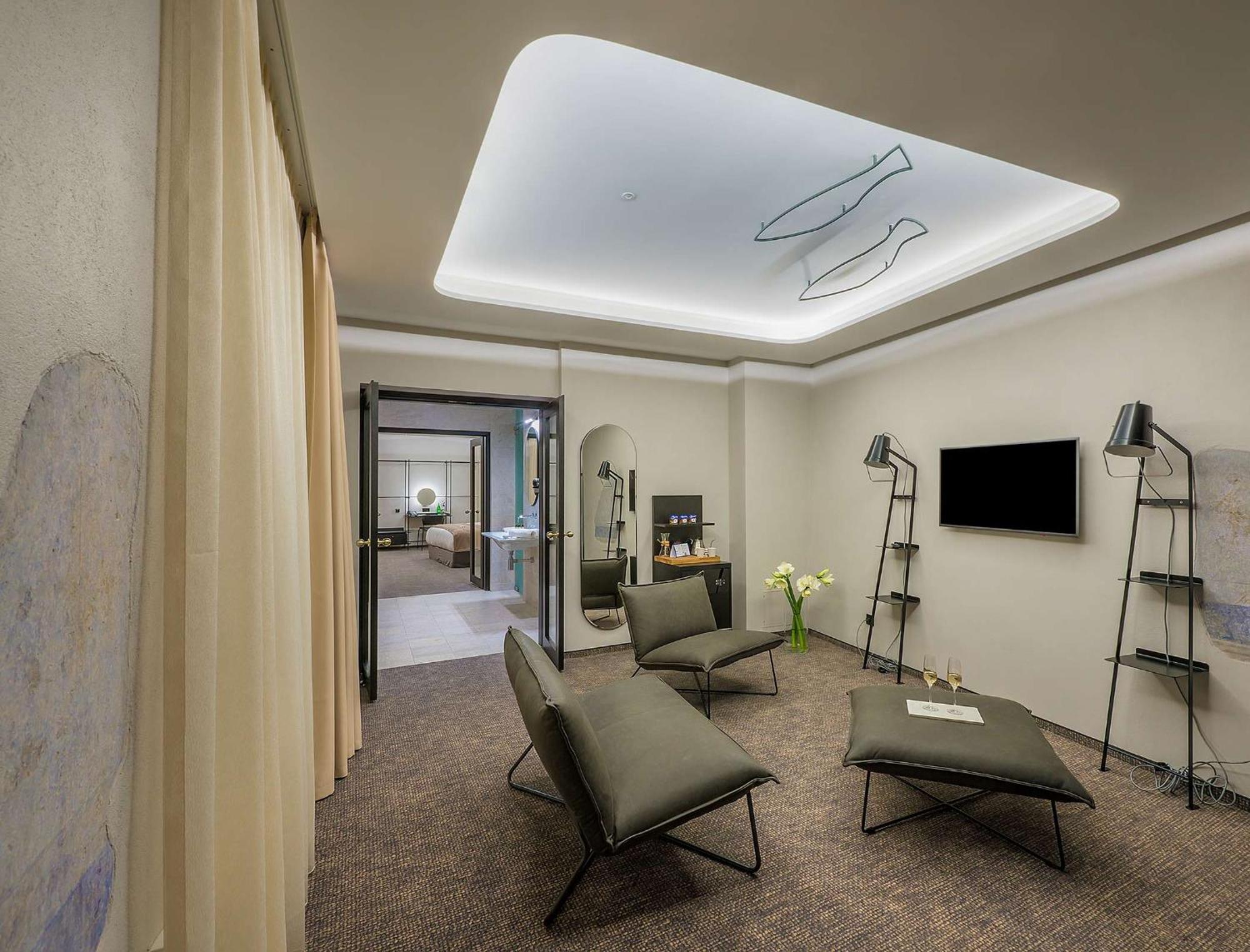 Suite Balcony,1278459400:JPEG